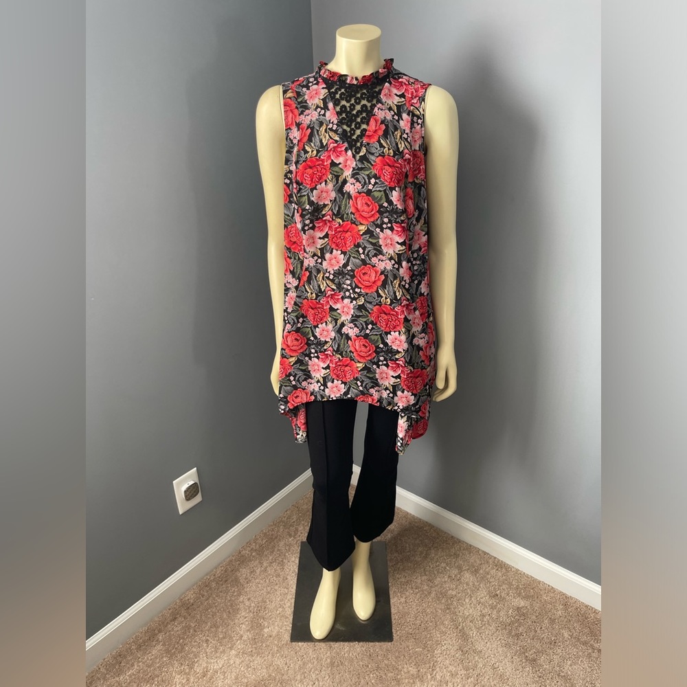 TORRID size 2 floral sleeveless blouse.